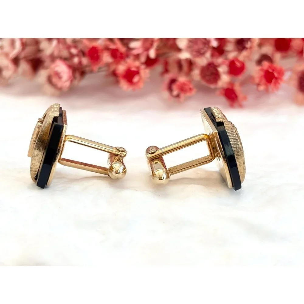 Swank Signed Black & Gold Toned W Emblem 80's Retro Square Vintage Cufflinks